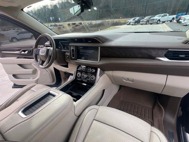 Used 2021 GMC Yukon XL Denali w/ Denali Premium Package image 34