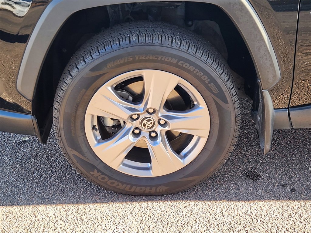 Used 2023 Toyota RAV4 XLE image 22