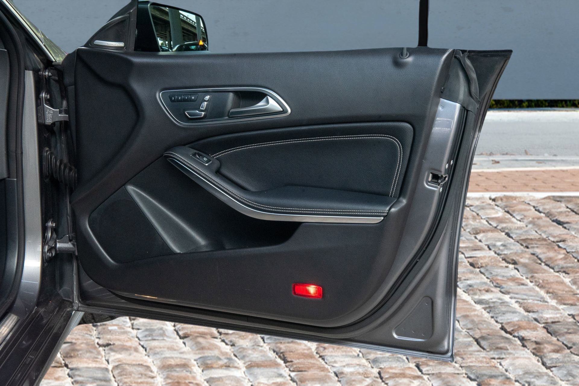 Used 2018 Mercedes-Benz CLA 250 4MATIC image 17