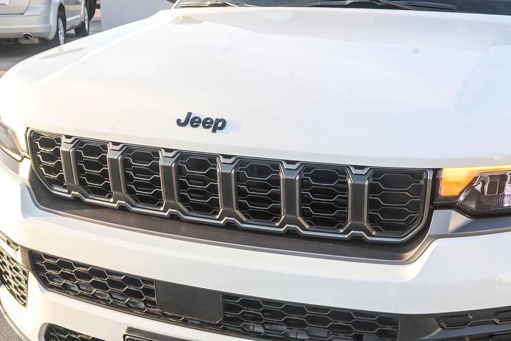 New 2026 Jeep Grand Cherokee Altitude AWD/4WD image 6