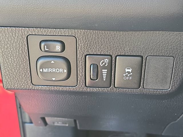 Used 2013 Toyota RAV4 XLE FWD image 31