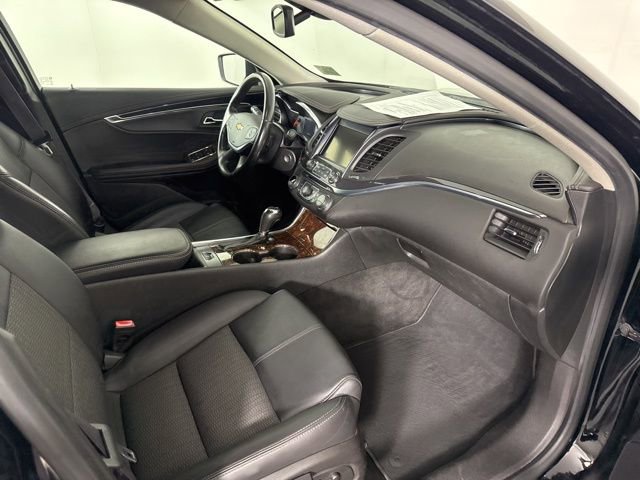 Used 2015 Chevrolet Impala LT w/ Convenience Package image 15