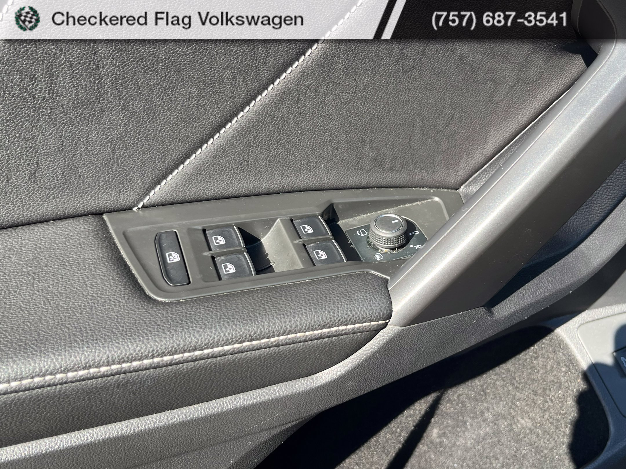 Used 2024 Volkswagen Tiguan SEL R-Line AWD/4WD image 16