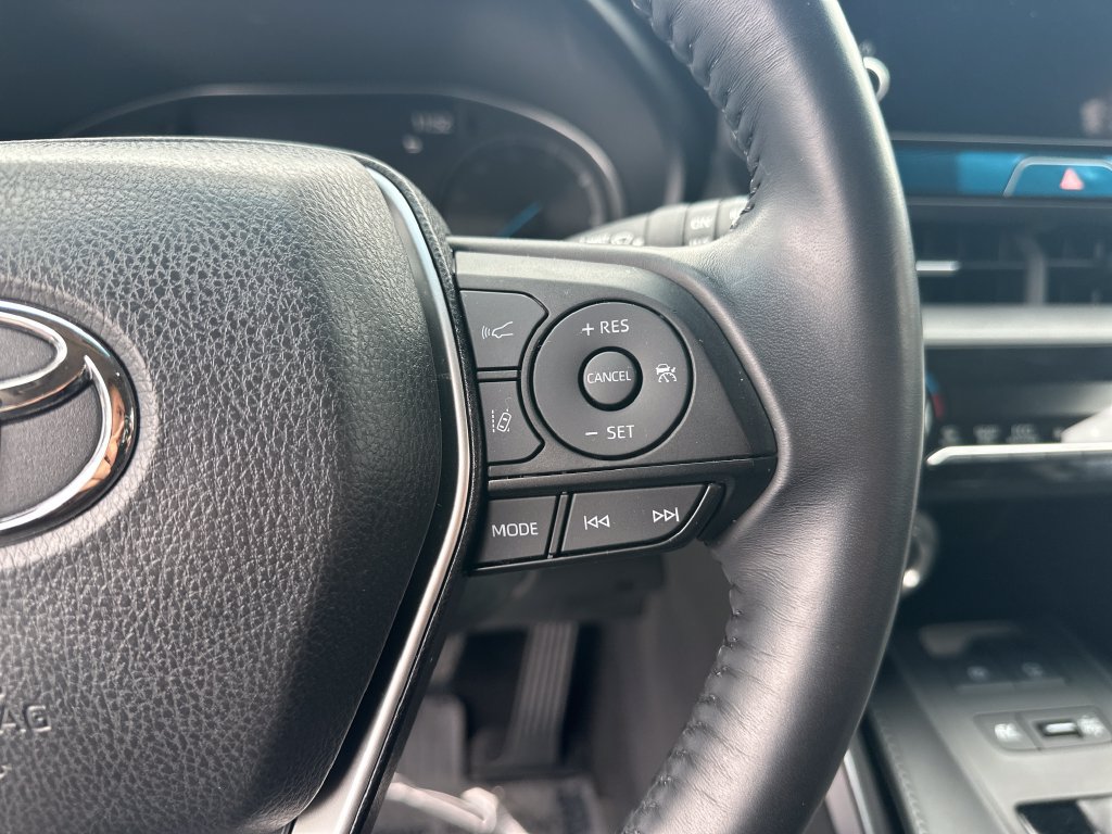 Certified 2024 Toyota Venza LE AWD/4WD image 20