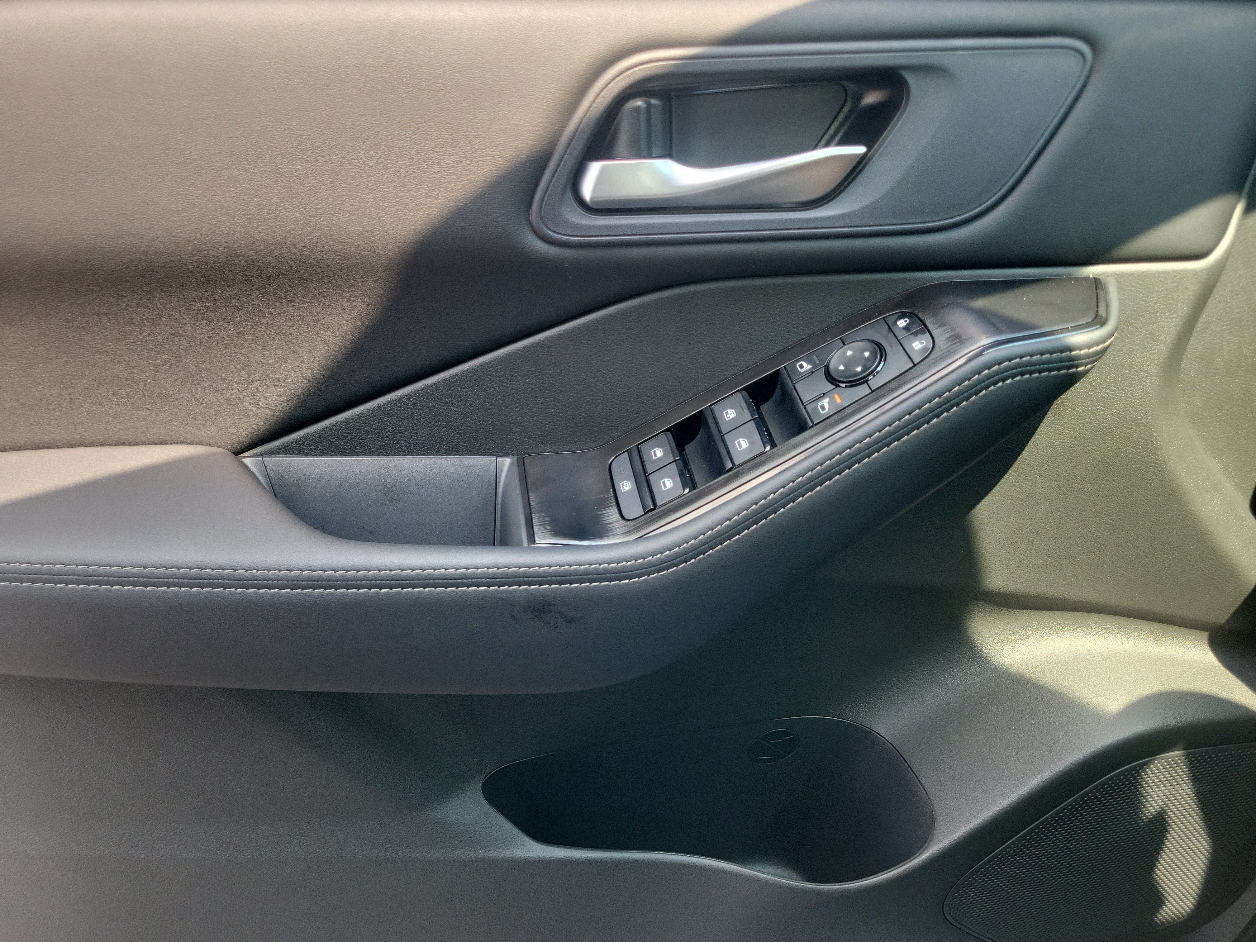 New 2027 Nissan Rogue SV FWD image 29