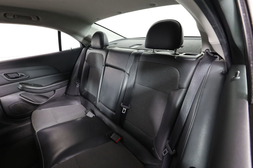 Used 2016 Chevrolet Malibu LT image 15