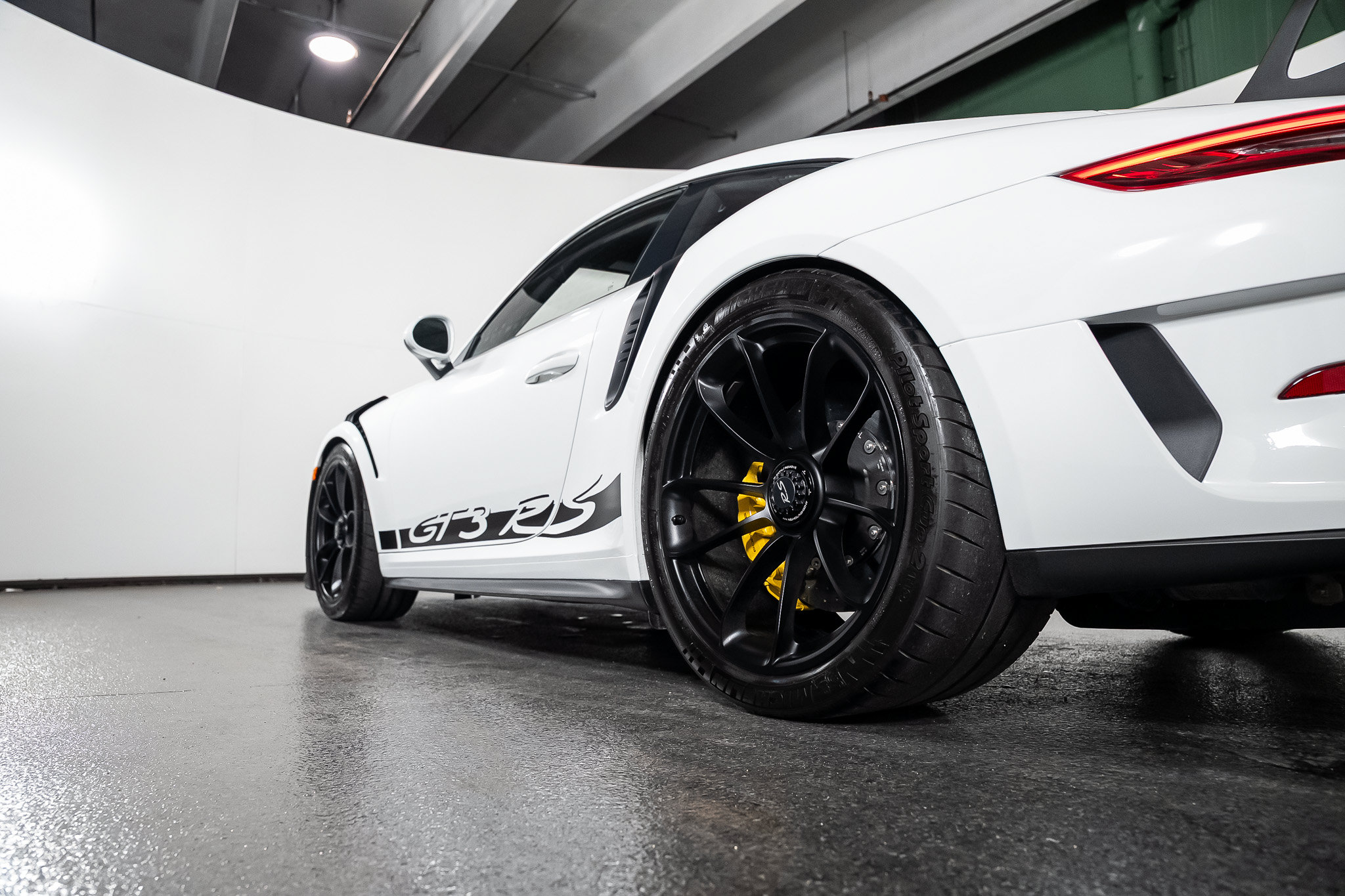 Used 2019 Porsche 911 GT3 RS RWD image 26
