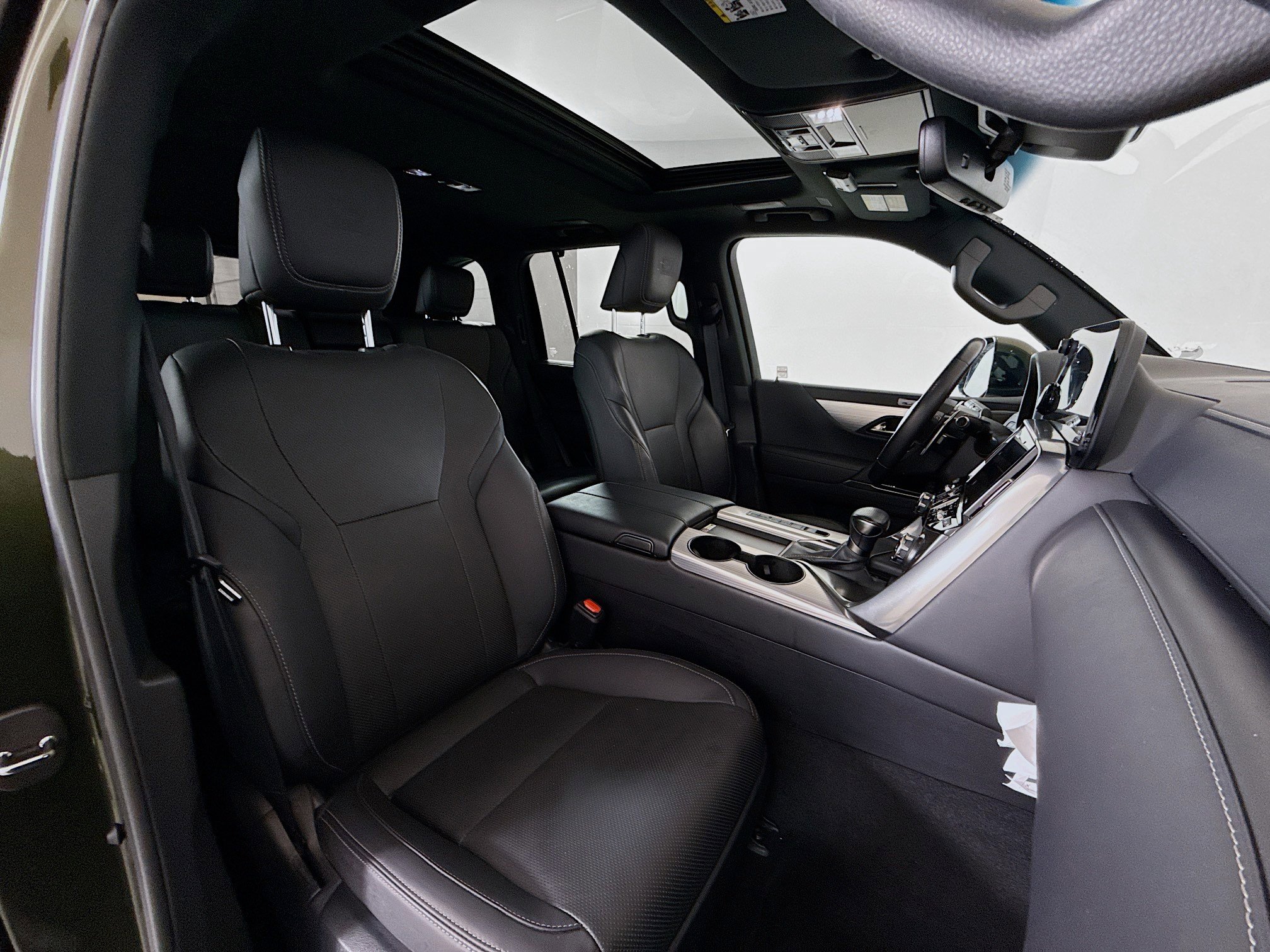 Used 2023 Lexus LX 600 F Sport w/ Accessory Package (Z1) image 29