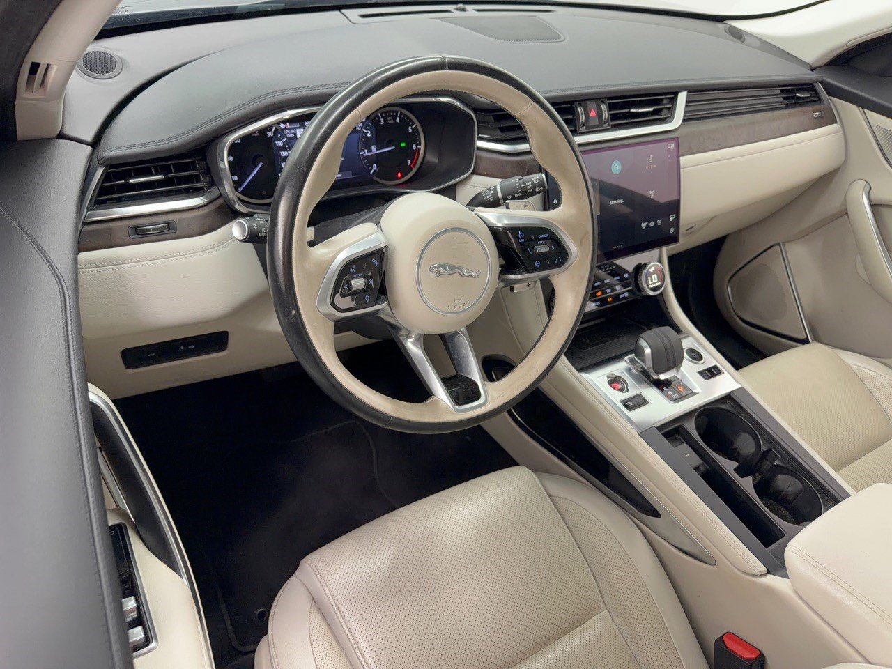 Used 2023 Jaguar F-PACE S AWD/4WD image 4