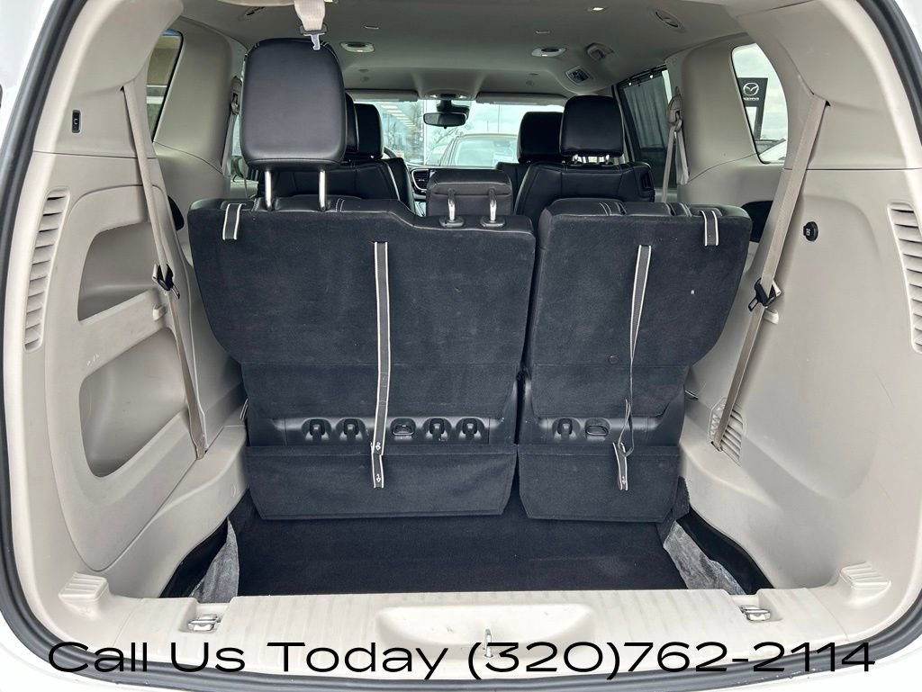 Used 2024 Chrysler Pacifica Touring-L FWD image 43