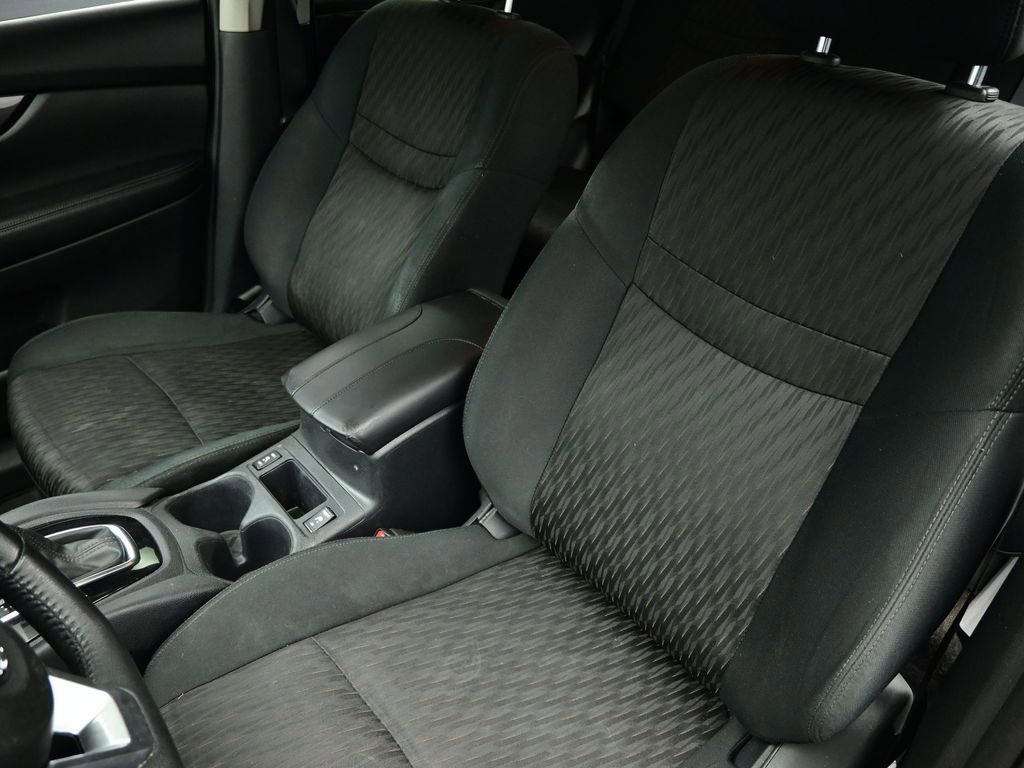 Used 2018 Nissan Rogue SV image 53