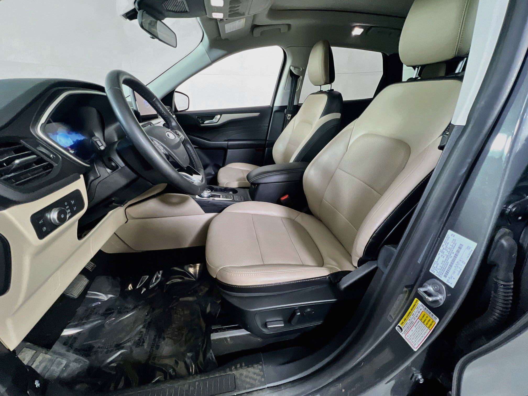 Used 2022 Ford Escape SEL w/ Technology Package FWD image 21