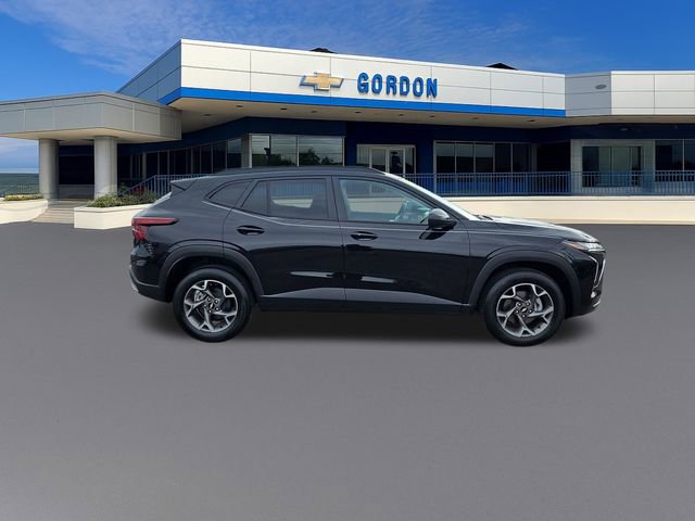 Used 2025 Chevrolet Trax LT w/ Driver Confidence Package image 7