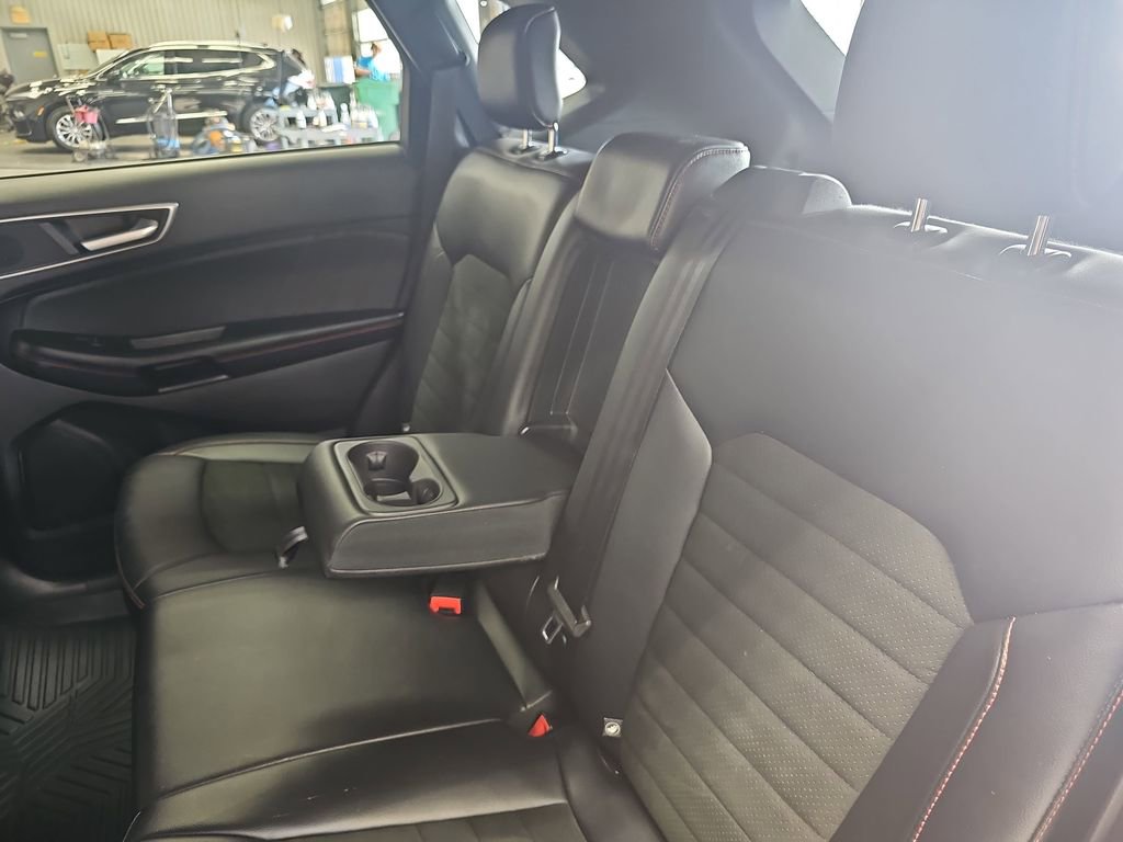 Used 2022 Ford Edge ST-Line AWD/4WD image 14