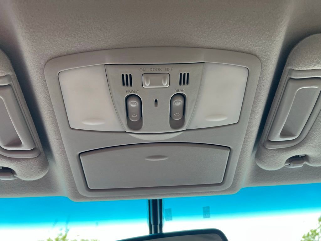 Used 2011 Nissan Quest LE FWD image 39