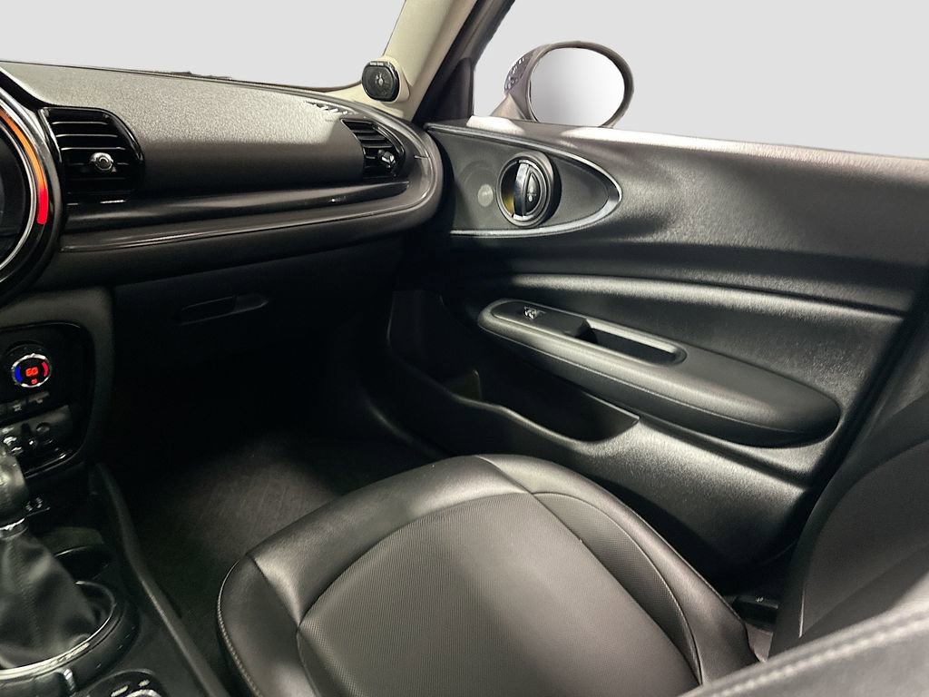 Used 2017 MINI Cooper Clubman ALL4 w/ Premium Package image 23