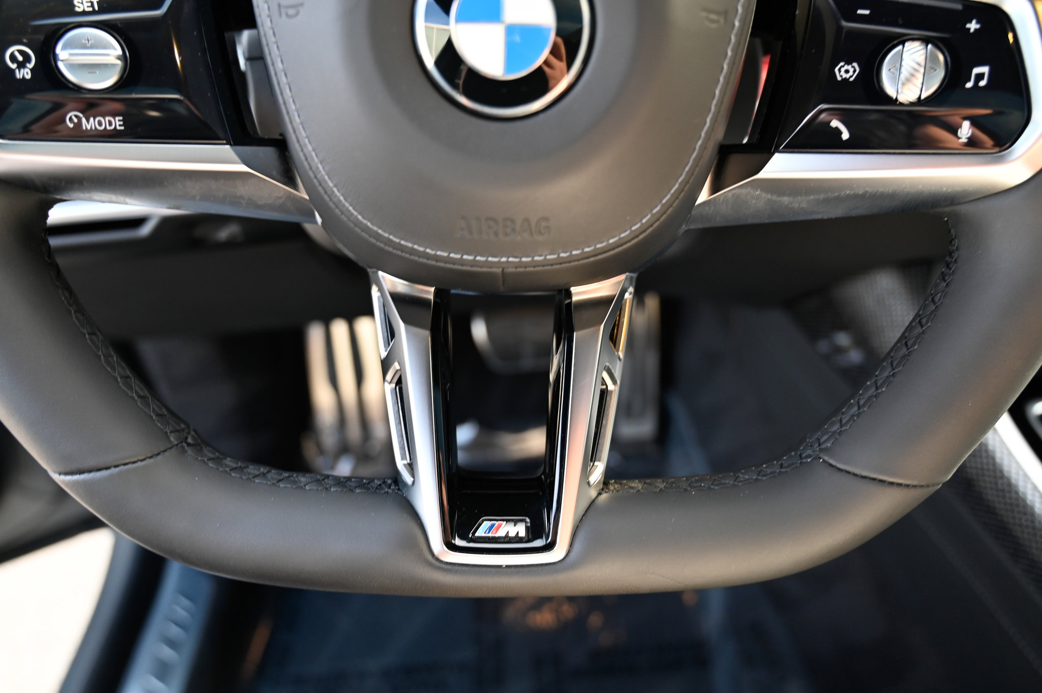 Used 2023 BMW 760i xDrive 760i xDrive image 26