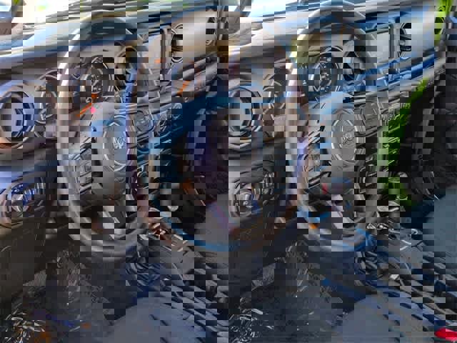 Used 2019 Jeep Wrangler Sport image 10