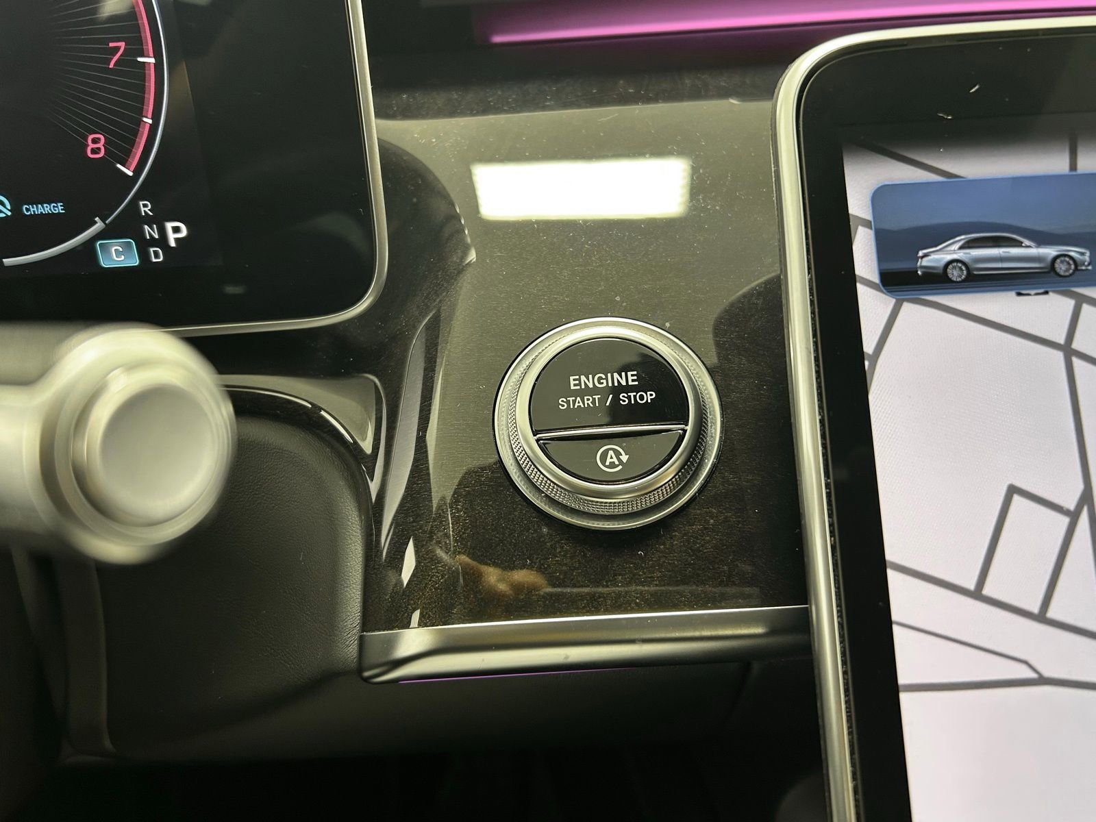 Used 2022 Mercedes-Benz S 580 4MATIC Sedan w/ AMG Line Package image 17