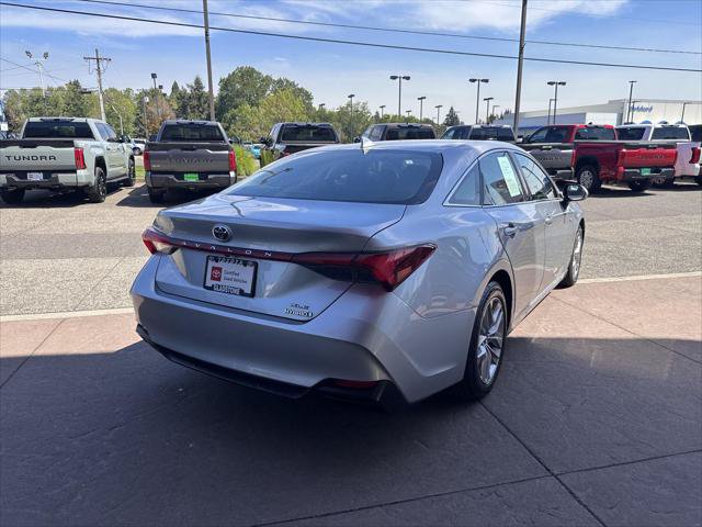 Certified 2019 Toyota Avalon XLE w/ Moonroof Package FWD image 4