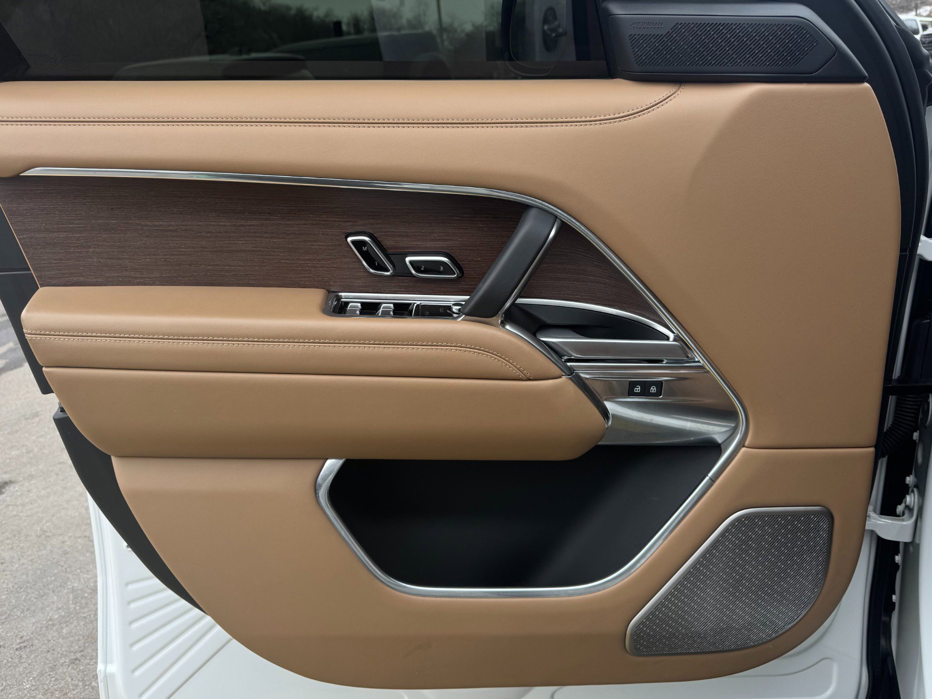 Used 2024 Land Rover Range Rover Long Wheelbase Autobiography image 80