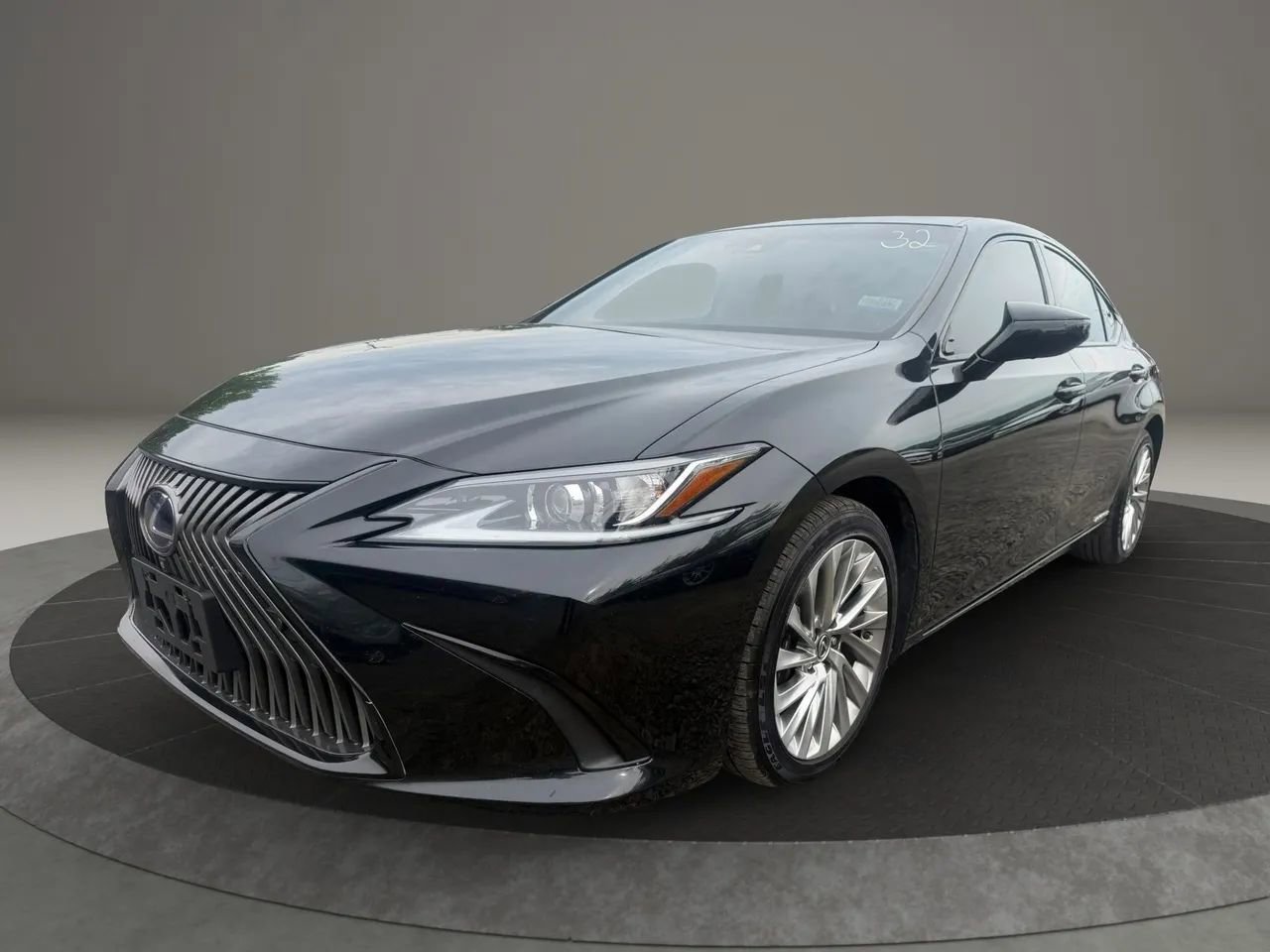 Used 2020 Lexus ES 300h w/ Accessory Package