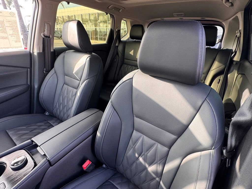 New 2026 Nissan Rogue Platinum image 10