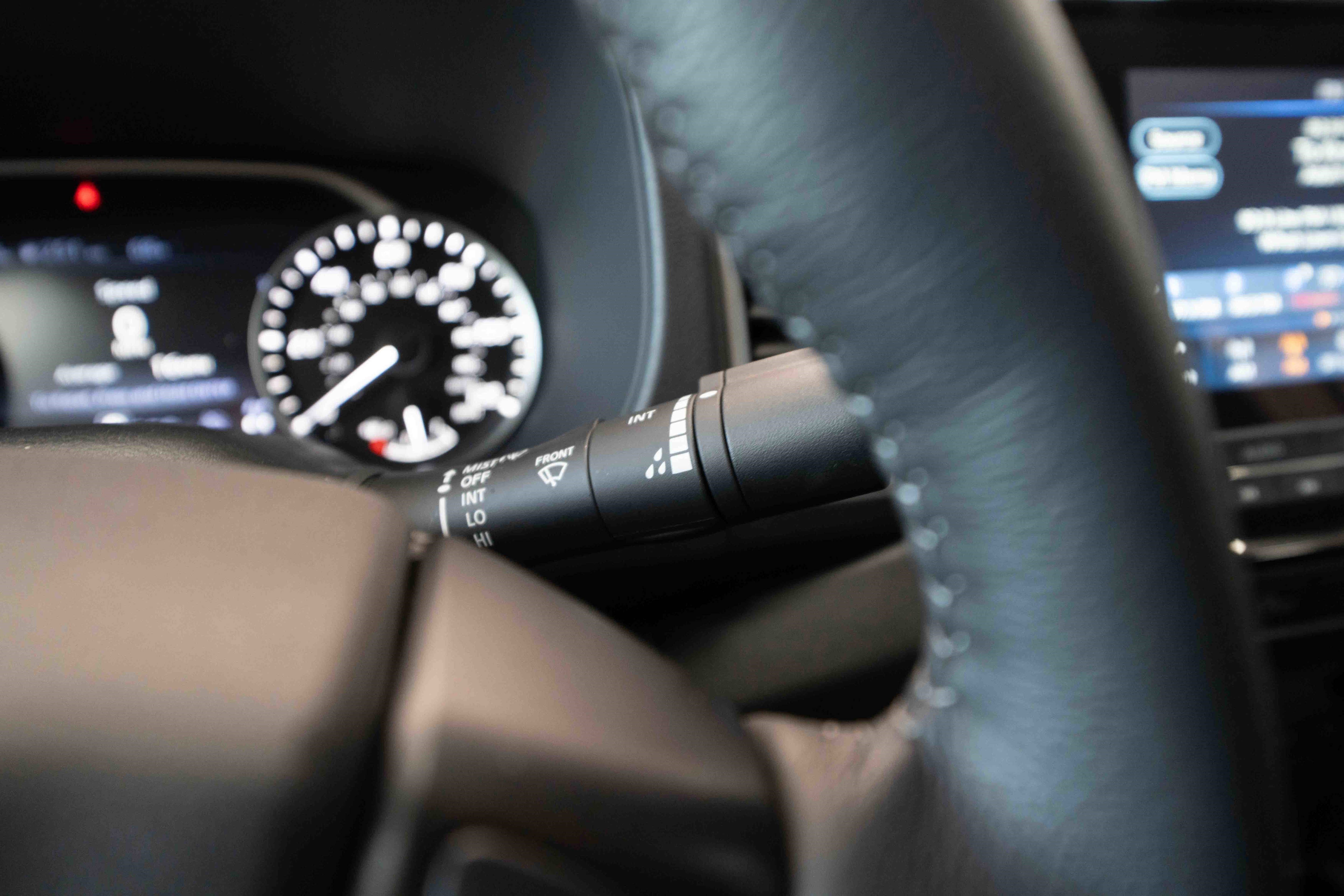 Used 2024 Nissan Frontier SV w/ SV Convenience Package image 14