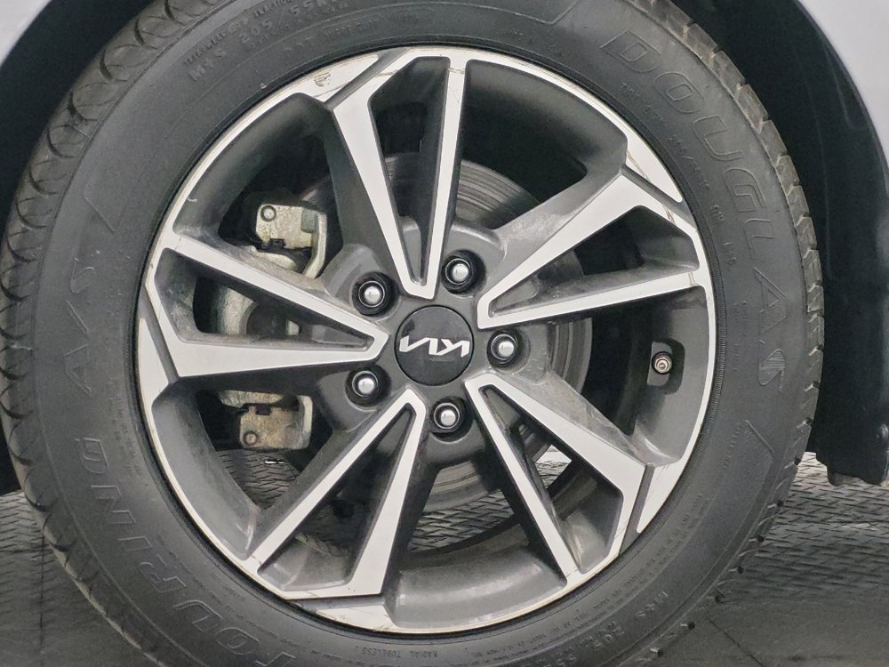 Used 2024 Kia Forte LXS FWD image 31