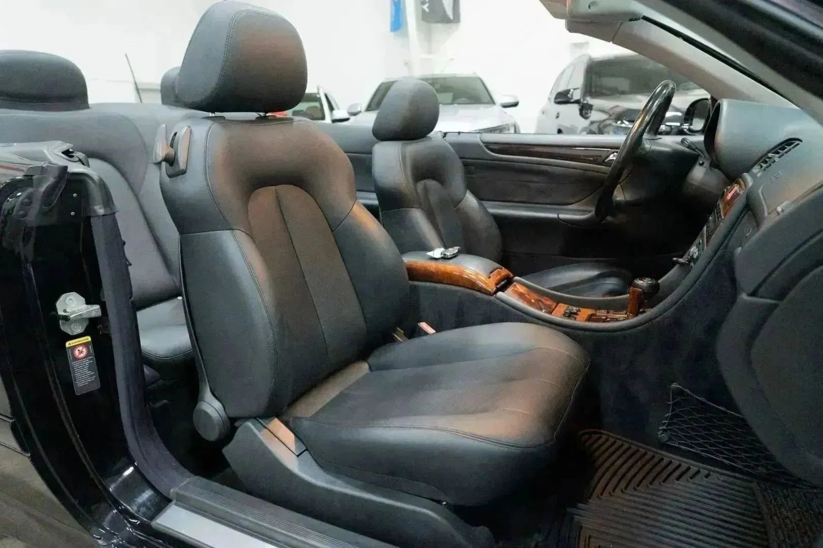 Used 2003 Mercedes-Benz CLK 320 Cabriolet image 19