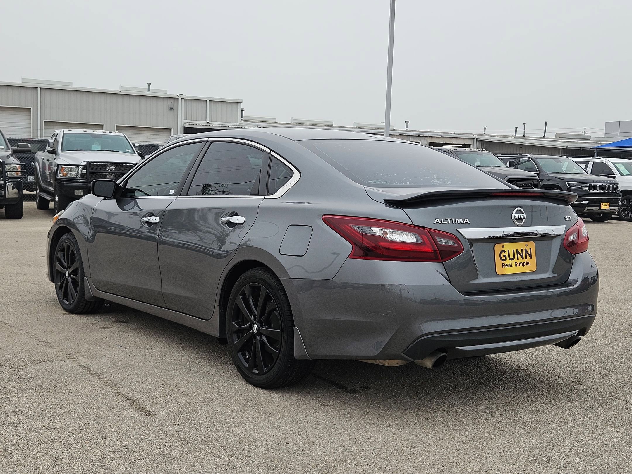 Used 2017 Nissan Altima 2.5 SR w/ Midnight Edition Package image 5