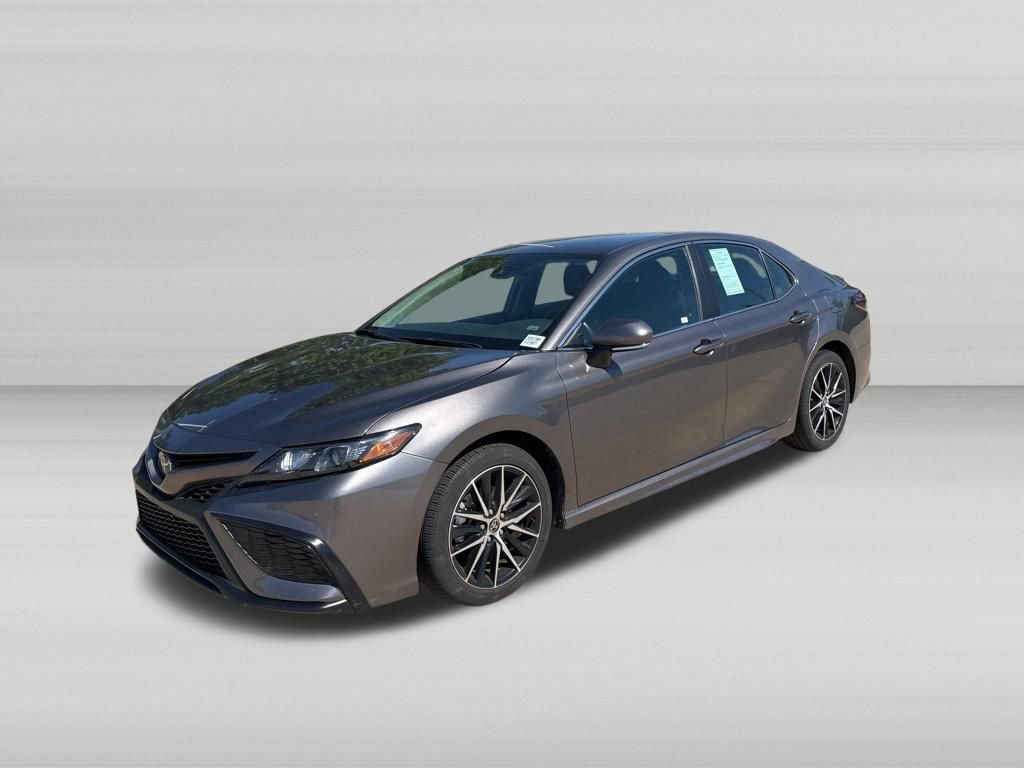 Used 2024 Toyota Camry SE FWD image 7