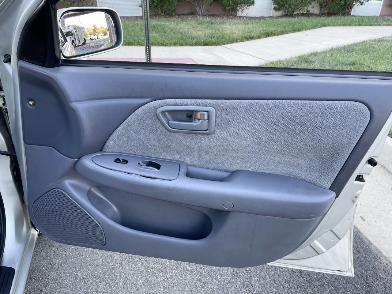 Used 2000 Toyota Camry CE image 21