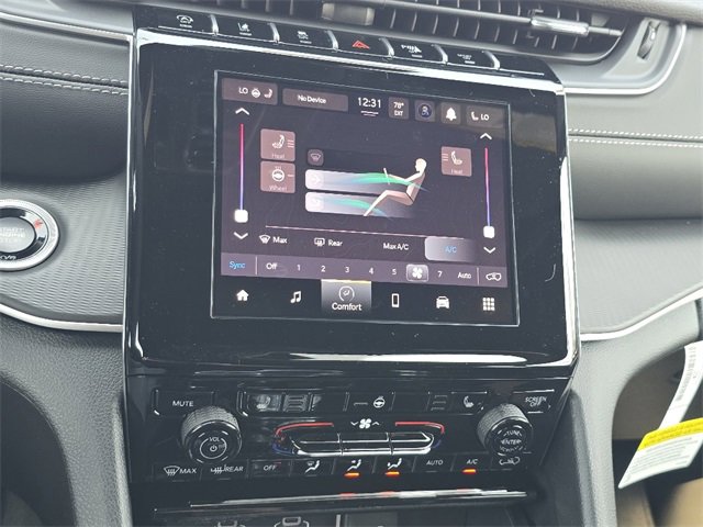 New 2025 Jeep Grand Cherokee Laredo X w/ Luxury Tech Group I image 11