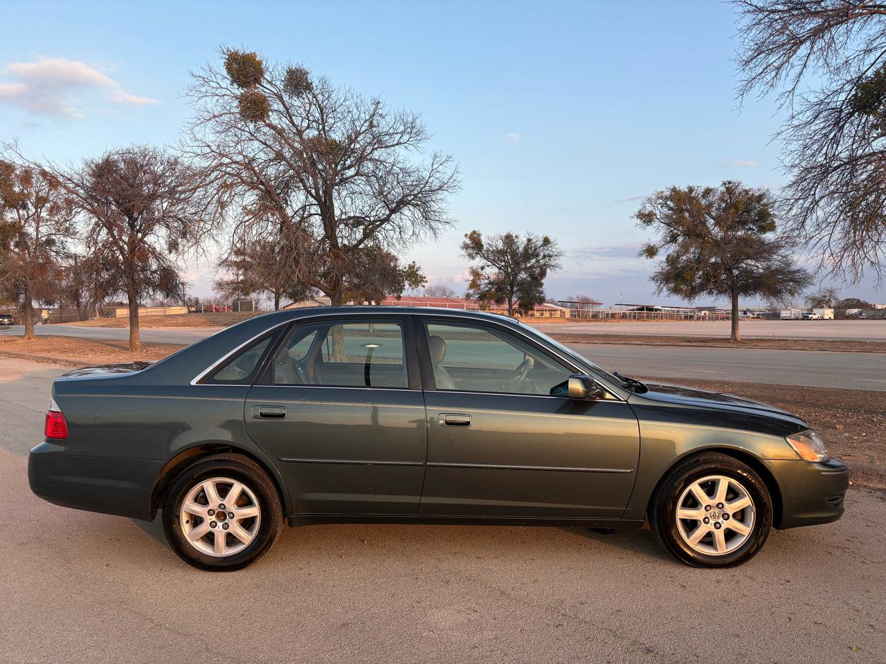 Used 2004 Toyota Avalon XLS image 43