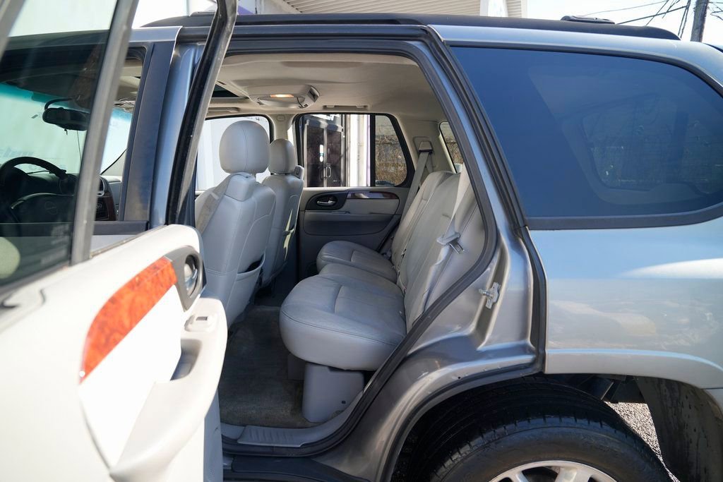 Used 2009 GMC Envoy Denali w/ Sun And 6-Disc Cd Package image 27