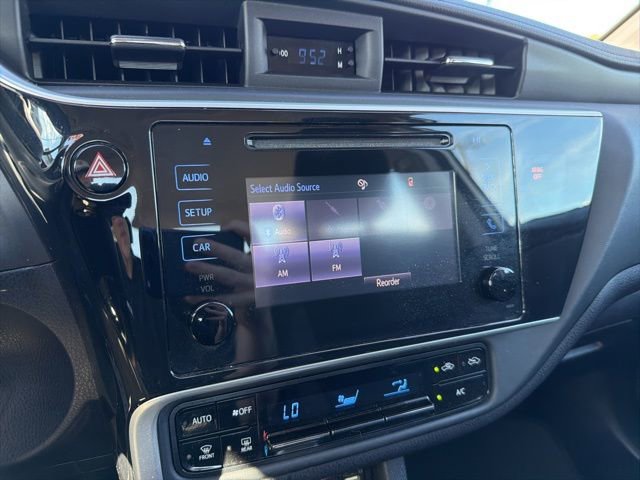 Used 2019 Toyota Corolla LE FWD image 16