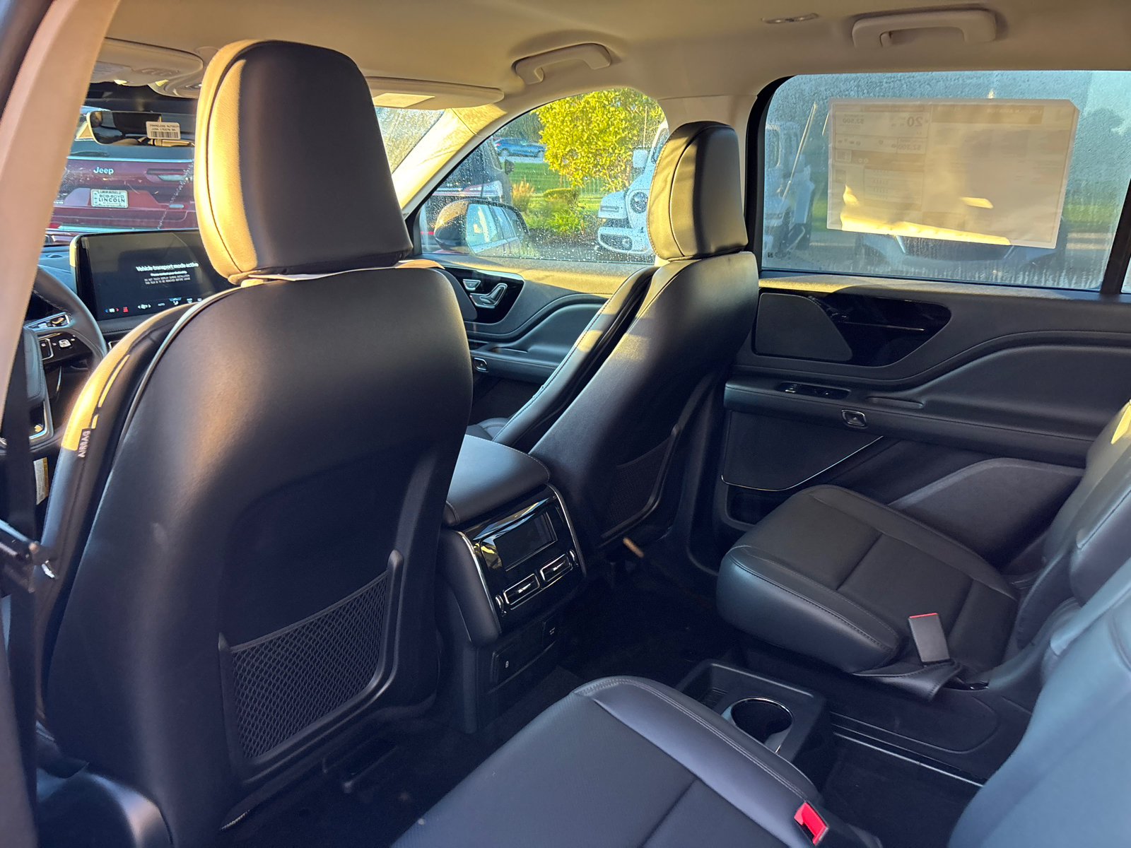 New 2027 Lincoln Aviator AWD image 24