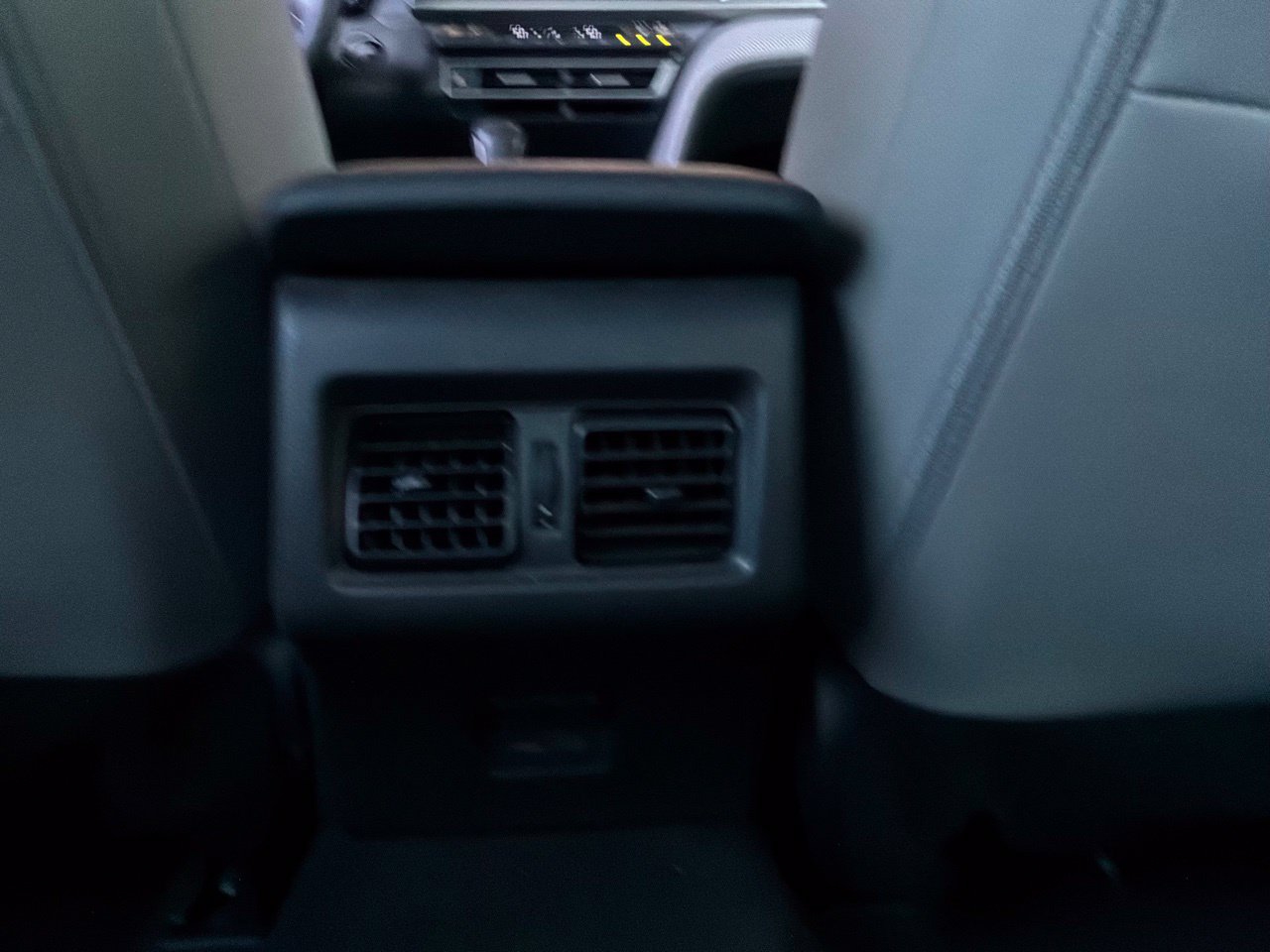 Used 2025 Toyota Camry SE w/ Convenience Package FWD image 13