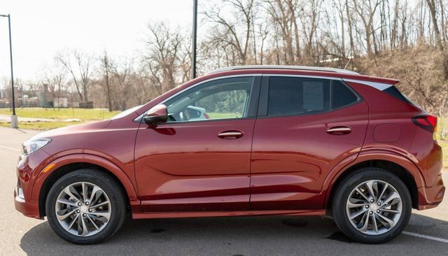 Used 2022 Buick Encore GX Select w/ Sport Touring Package FWD image 9