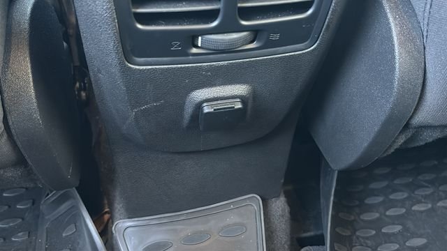 Used 2018 Ford Escape SE FWD image 8