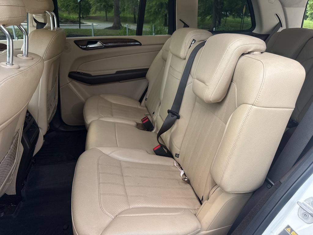 Used 2017 Mercedes-Benz GLS 450 4MATIC image 31
