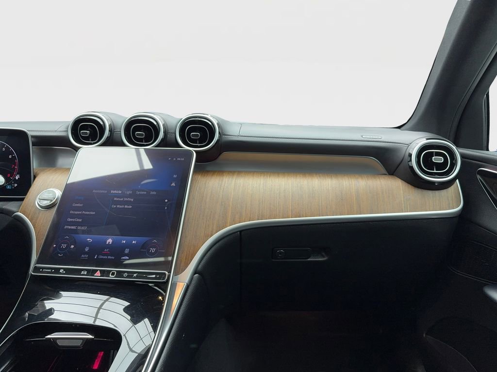 Used 2024 Mercedes-Benz GLC 300 image 23