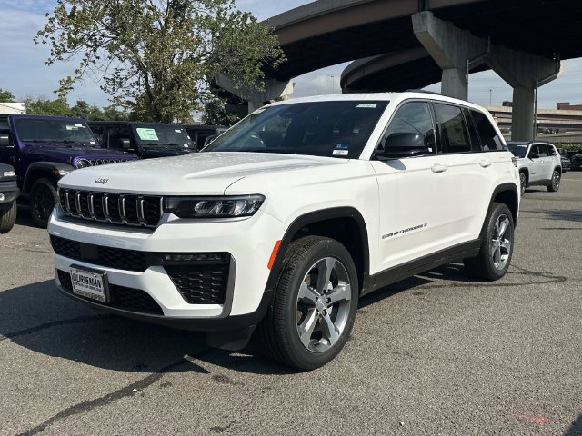 New 2026 Jeep Grand Cherokee Limited w/ Trailer Tow Package AWD/4WD image 5