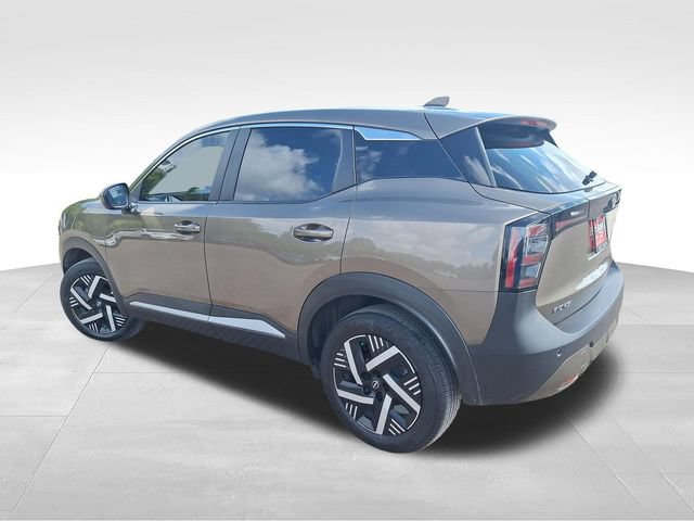 Certified 2025 Nissan Kicks SV w/ Charging Package FWD image 6