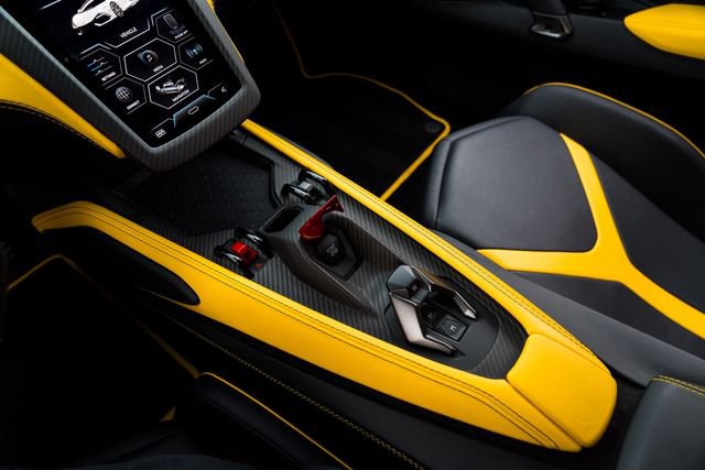 Used 2025 Lamborghini Revuelto AWD/4WD image 36