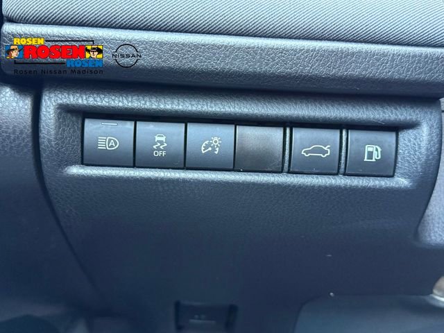 Used 2025 Toyota Camry LE FWD image 16