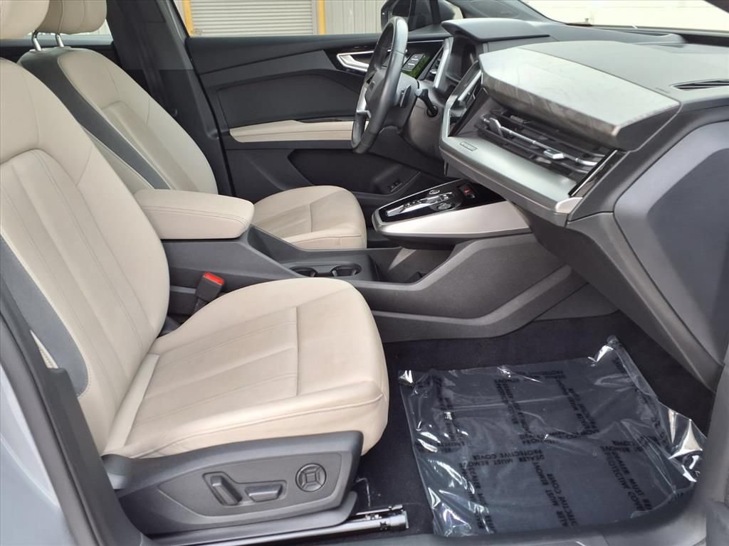 Used 2023 Audi Q4 e-tron Prestige AWD/4WD image 9