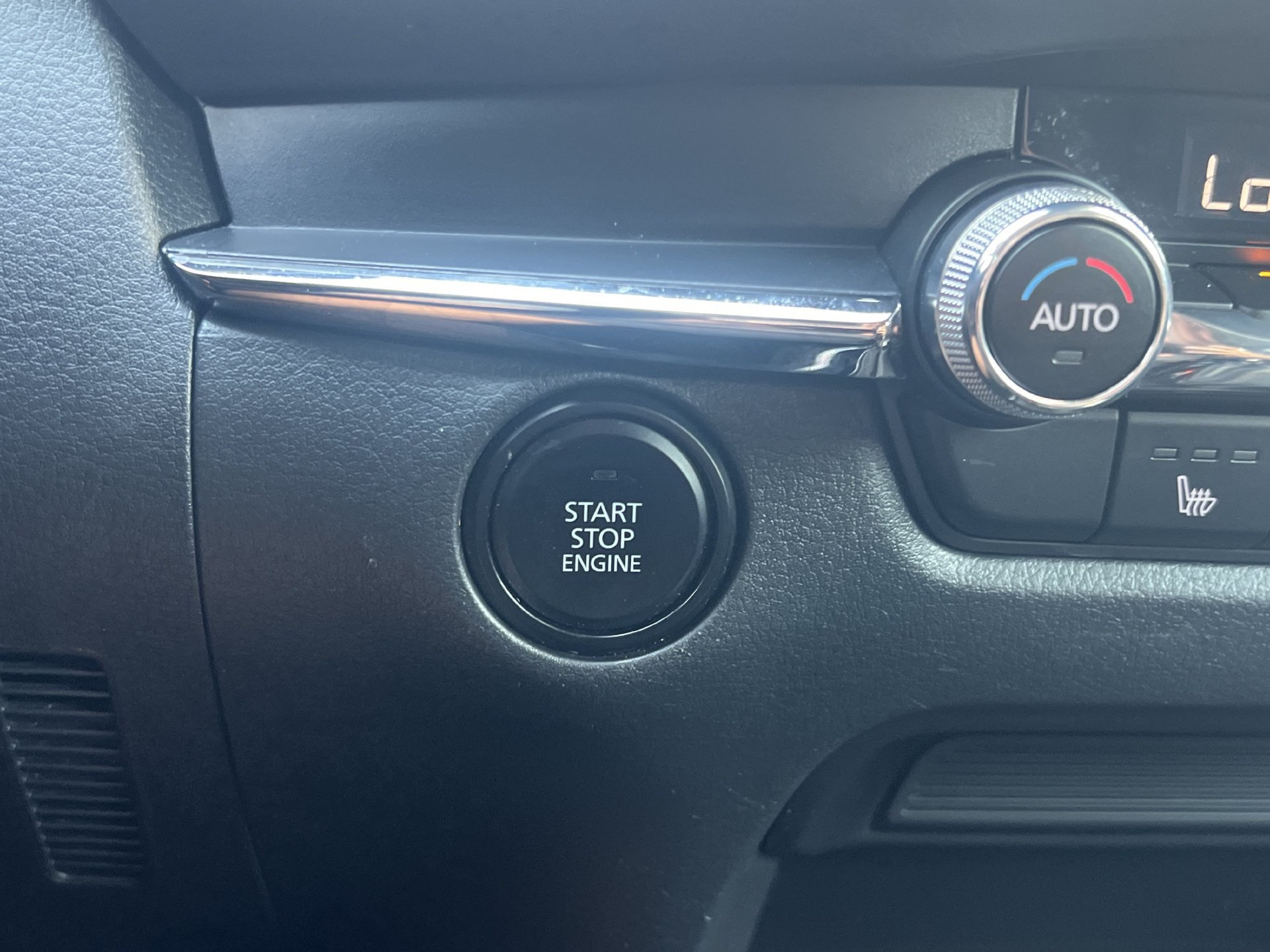 Used 2022 MAZDA CX-30 AWD 2.5 S w/ Premium Package image 6