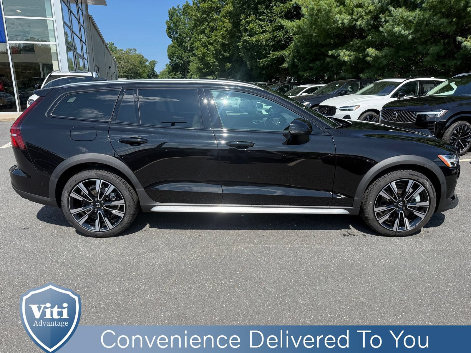 New 2026 Volvo V60 B5 Cross Country Ultra w/ Protection Package Premier AWD/4WD image 9